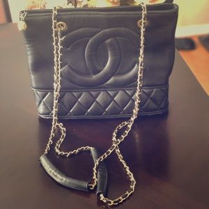 Authentic VTG Chanel Quilted Lambskin Bag